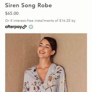 Plum pretty siren song blue floral robe